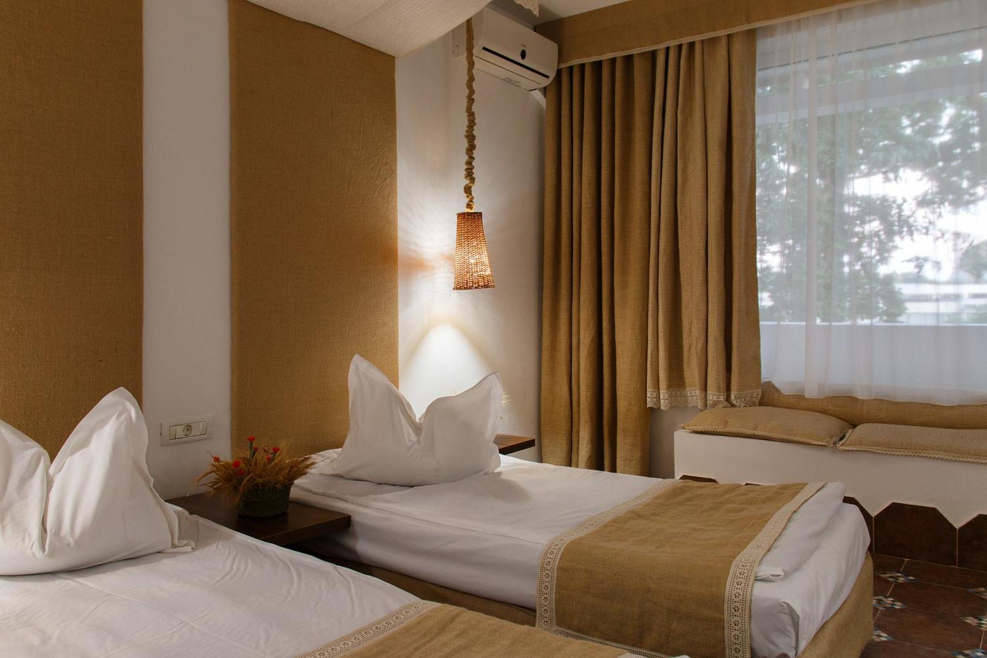 Hotel 2D Resort And Spa Neptun Quarto foto